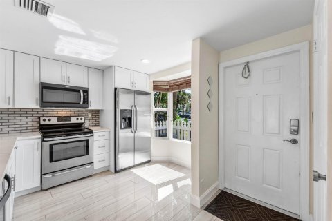 Touwnhouse à louer à Pompano Beach, Floride: 2 chambres, 94.57 m2 № 2288938 - photo 5
