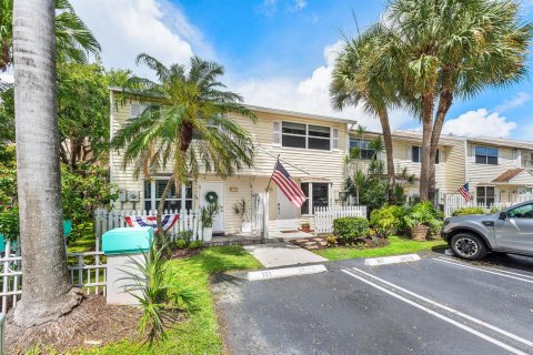 Touwnhouse à louer à Pompano Beach, Floride: 2 chambres, 94.57 m2 № 2288938 - photo 3