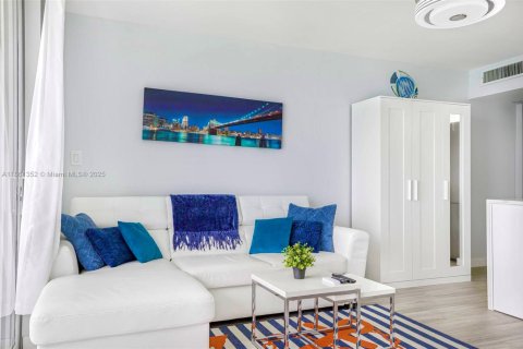 Copropriété à vendre à Sunny Isles Beach, Floride: 40.88 m2 № 2023001 - photo 14