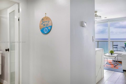 Copropriété à vendre à Sunny Isles Beach, Floride: 40.88 m2 № 2023001 - photo 10