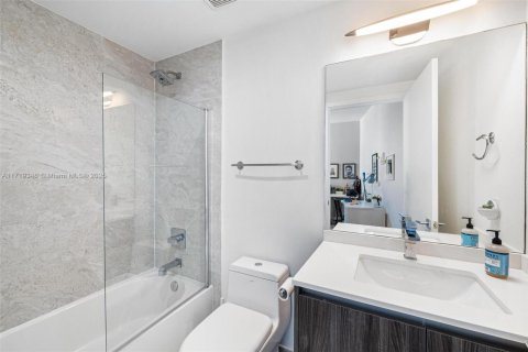 Купить кондоминиум в Майами, Флорида 2 спальни, 95.78м2, № 2022789 - фото 14