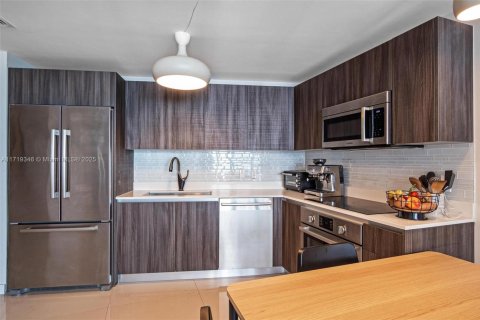 Купить кондоминиум в Майами, Флорида 2 спальни, 95.78м2, № 2022789 - фото 4