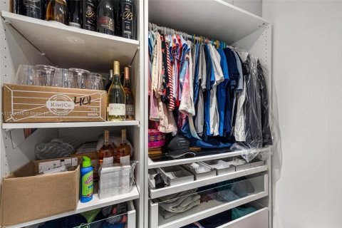 Купить кондоминиум в Майами, Флорида 2 спальни, 95.78м2, № 2022789 - фото 15