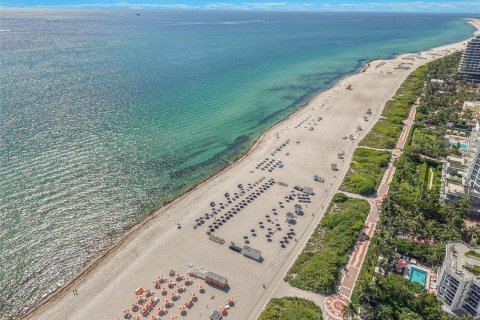 Снять в аренду кондоминиум в Майами-Бич, Флорида 2 спальни, 90.12м2, № 1943329 - фото 28