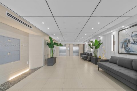 Снять в аренду кондоминиум в Майами-Бич, Флорида 2 спальни, 90.12м2, № 1943329 - фото 17