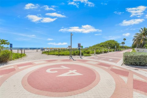 Снять в аренду кондоминиум в Майами-Бич, Флорида 2 спальни, 90.12м2, № 1943329 - фото 30