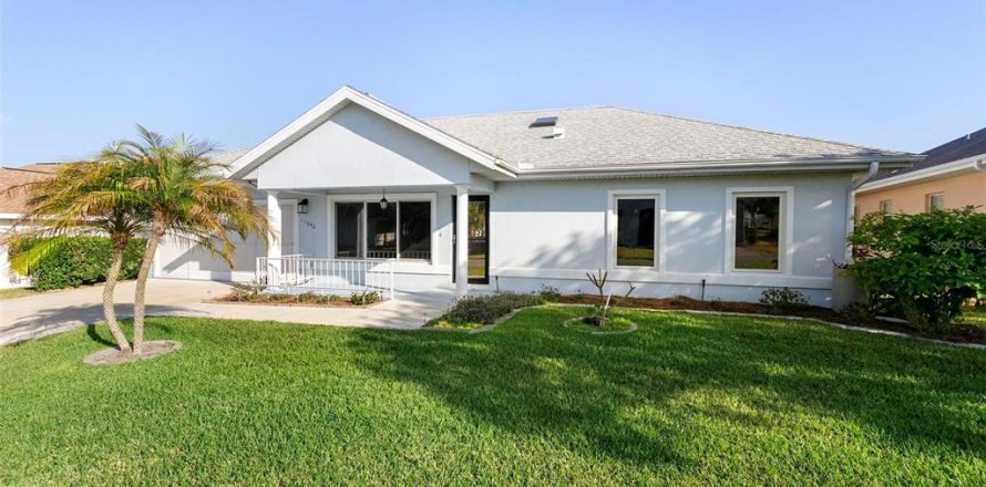 House in Summerfield, Florida 2 bedrooms, 135.92 sq.m. № 1725727