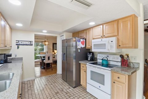 House in Ocala, Florida 3 bedrooms, 167.78 sq.m. № 2323114 - photo 3