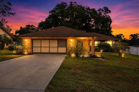 House in Ocala, Florida 3 bedrooms, 167.78 sq.m. № 2323114
