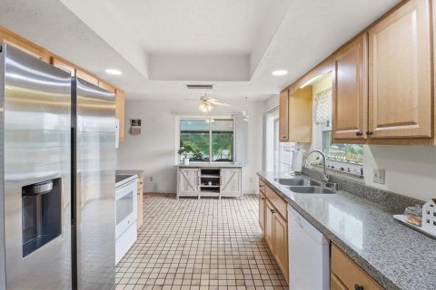 House in Ocala, Florida 3 bedrooms, 167.78 sq.m. № 2323114 - photo 4