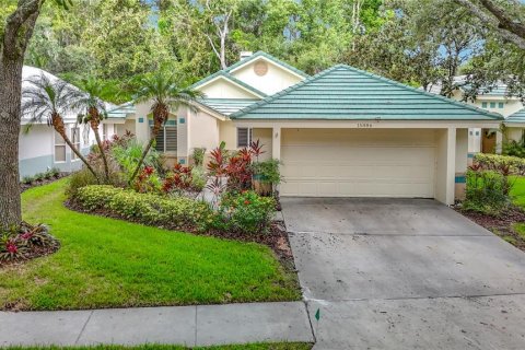 House in Tampa, Florida 3 bedrooms, 166.3 sq.m. № 2284483