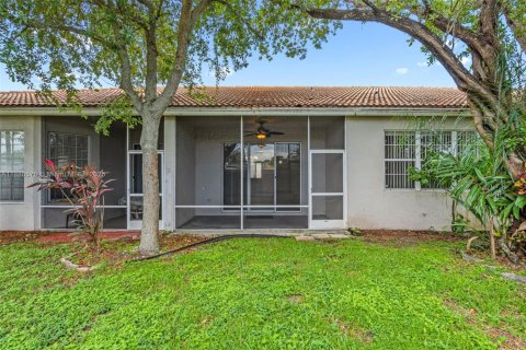 Купить таунхаус в Санрайз, Флорида 2 спальни, 126.81м2, № 1932971 - фото 11