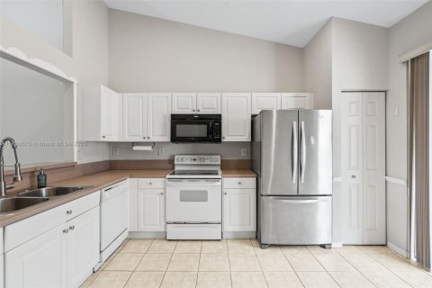 Купить таунхаус в Санрайз, Флорида 2 спальни, 126.81м2, № 1932971 - фото 5