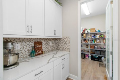 Casa en venta en Fish Hawk, Florida, 4 dormitorios, 302.86 m2 № 1810625 - foto 9