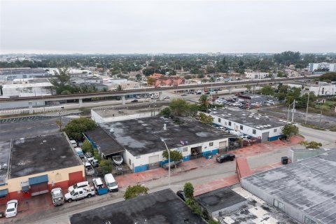 Купить коммерческую недвижимость в Хайалиа, Флорида № 2035437 - фото 13