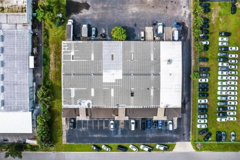 Commercial property in Orlando, Florida 546.73 sq.m. № 2203547 - photo 25