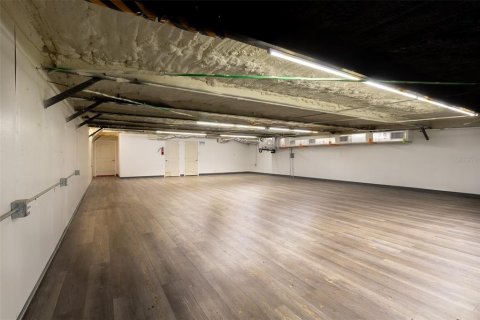 Commercial property in Orlando, Florida 546.73 sq.m. № 2203547 - photo 11