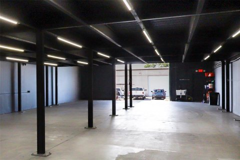 Commercial property in Orlando, Florida 546.73 sq.m. № 2203547 - photo 4