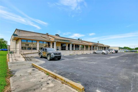 Commercial property in Orlando, Florida 546.73 sq.m. № 2203547 - photo 22