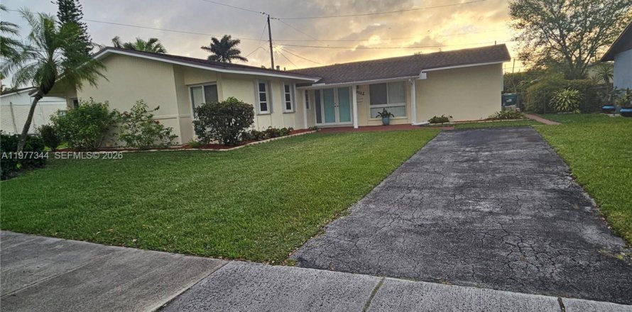 Villa ou maison à Cutler Bay, Floride 5 chambres, 190.17 m2 № 2041662