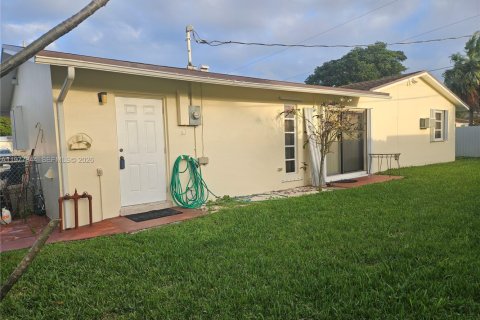 Villa ou maison à vendre à Cutler Bay, Floride: 5 chambres, 190.17 m2 № 2041662 - photo 6