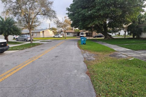 Villa ou maison à vendre à Cutler Bay, Floride: 5 chambres, 190.17 m2 № 2041662 - photo 10
