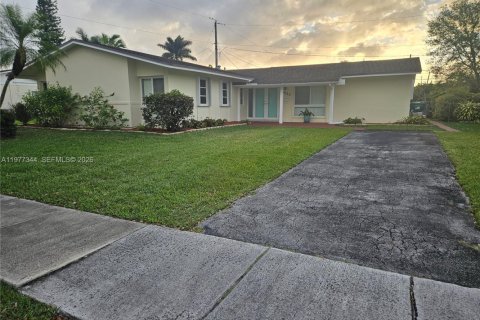 Villa ou maison à vendre à Cutler Bay, Floride: 5 chambres, 190.17 m2 № 2041662 - photo 3