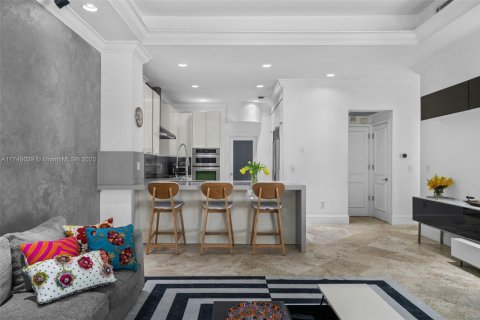 Купить виллу или дом в Ки-Бискейн, Флорида 1 комната, 372.26м2, № 1940308 - фото 9