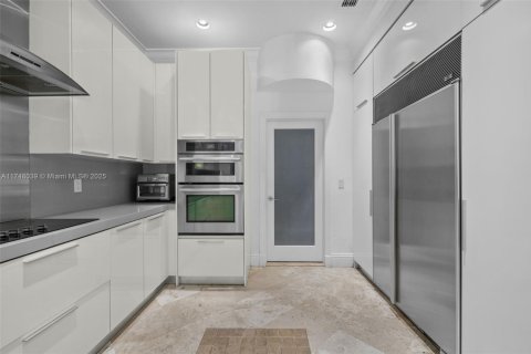 Купить виллу или дом в Ки-Бискейн, Флорида 1 комната, 372.26м2, № 1940308 - фото 10