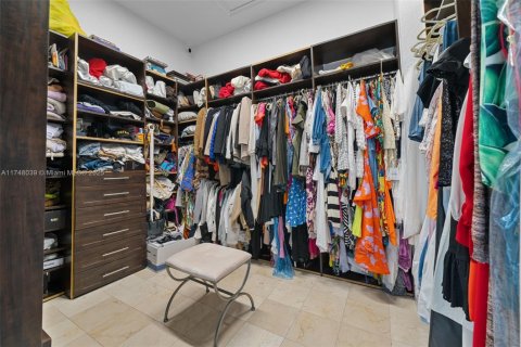 Купить виллу или дом в Ки-Бискейн, Флорида 1 комната, 372.26м2, № 1940308 - фото 26