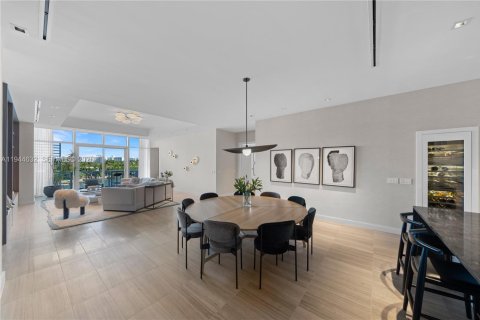 Condo in Miami Beach, Florida, 2 bedrooms  № 2002109 - photo 5