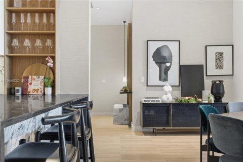 Condo in Miami Beach, Florida, 2 bedrooms  № 2002109 - photo 11