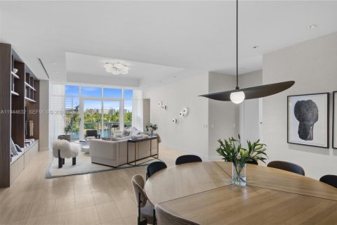 Condo in Miami Beach, Florida, 2 bedrooms  № 2002109 - photo 12