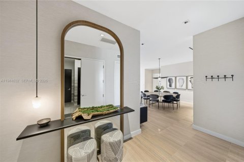 Condo in Miami Beach, Florida, 2 bedrooms  № 2002109 - photo 10