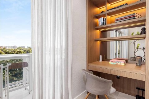 Condo in Miami Beach, Florida, 2 bedrooms  № 2002109 - photo 14