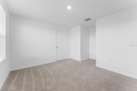 Villa ou maison à louer à Zephyrhills, Floride: 4 chambres, 214.14 m2 № 2404884 - photo 28