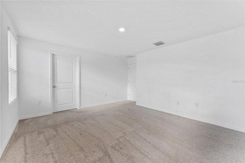 Villa ou maison à louer à Zephyrhills, Floride: 4 chambres, 214.14 m2 № 2404884 - photo 11