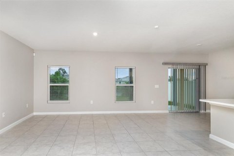 Casa en venta en Winter Haven, Florida, 3 dormitorios, 121.89 m2 № 1902054 - foto 4