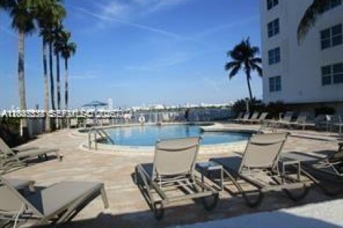 Appartement à louer à North Bay Village, Floride: 2 chambres, 104.98 m2 № 2241321 - photo 15