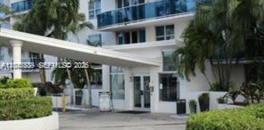 Appartement à North Bay Village, Floride 2 chambres, 104.98 m2 № 2241321