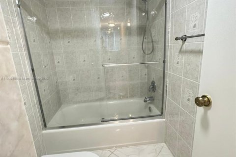 Copropriété à louer à Aventura, Floride: 1 chambre, 93.37 m2 № 1966221 - photo 17