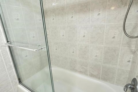 Copropriété à louer à Aventura, Floride: 1 chambre, 93.37 m2 № 1966221 - photo 16