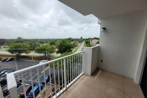 Снять в аренду кондоминиум в Майами, Флорида 1 спальня, 82.59м2, № 1949660 - фото 11