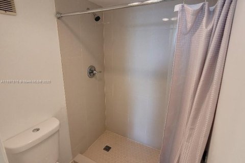 Снять в аренду кондоминиум в Майами, Флорида 1 спальня, 82.59м2, № 1949660 - фото 9