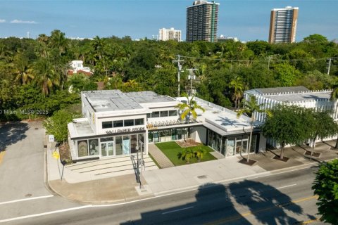 Commercial property in Miami, Florida № 1788438 - photo 5
