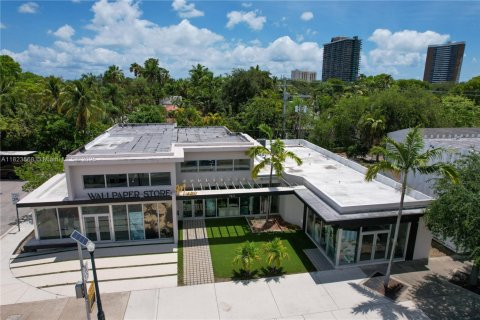 Commercial property in Miami, Florida № 1788438 - photo 3