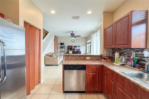 House in Homestead, Florida 3 bedrooms, 162.95 sq.m. № 1889374 - photo 10