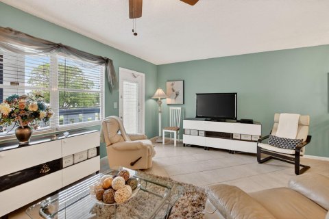 Condo in Deerfield Beach, Florida, 1 bedroom  № 2246233 - photo 13