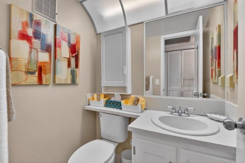 Condo in Deerfield Beach, Florida, 1 bedroom  № 2246233 - photo 19