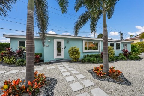 Villa ou maison à vendre à Anna Maria, Floride: 2 chambres, 123.75 m2 № 2148125 - photo 2